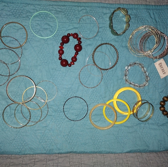 Jewelry - Picture 6 of 6